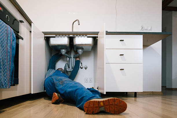 Professional Leak Detection technician working in Girard, IL